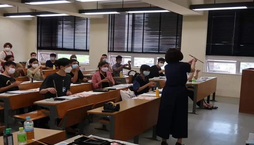 東洋言語(yǔ)學(xué)院